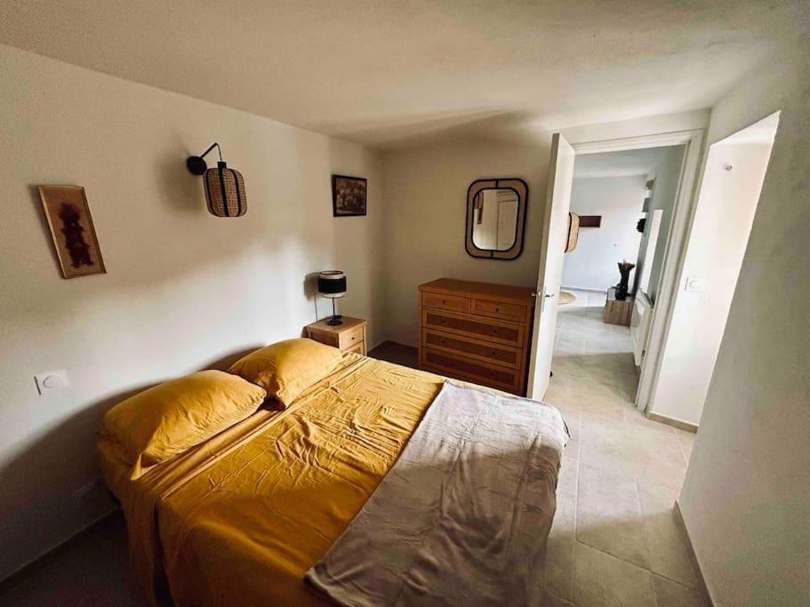 Charmant Petit Appartement Place De L Eglise Piana  Εξωτερικό φωτογραφία